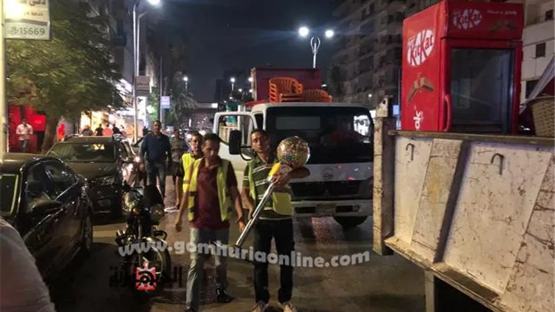 ضبط ٨ محلات مخالفة ورفع ٦٣٣ اشغال وتحرير ٢٤ محضر بالدقي.. صور