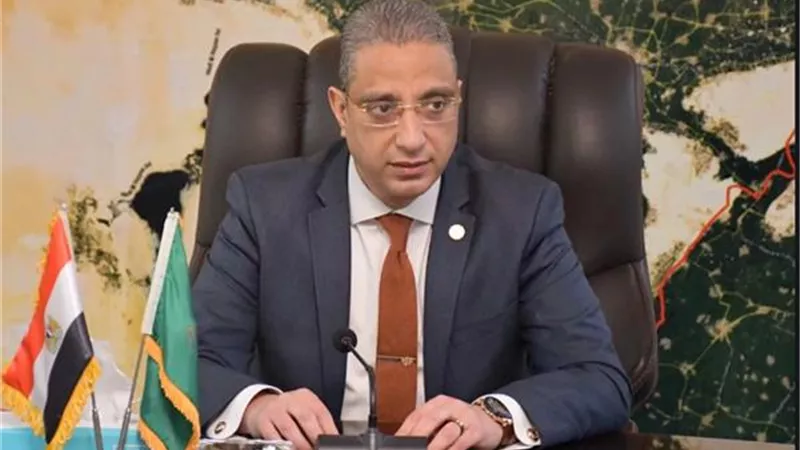 محافظ الفيوم يلتقي متدربي مؤسسة 