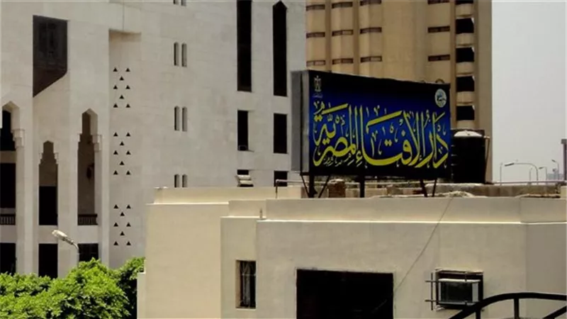 هل تجوز الصلاة بأماكن الاستحمام وتغيير الملابس بالنوادى ؟