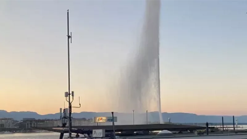 شاب يحاول تقبيل مياه نافورة جنيف .. وهكذا انتهى به الأمر