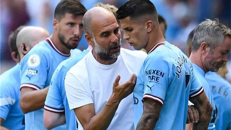 جوارديولا يفرط فى كانسيلو للإنتقال إلي برشلونة