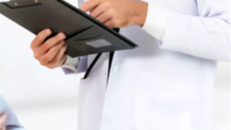 الولادة عند طبيب رجل وكشف العورة هل تجوز