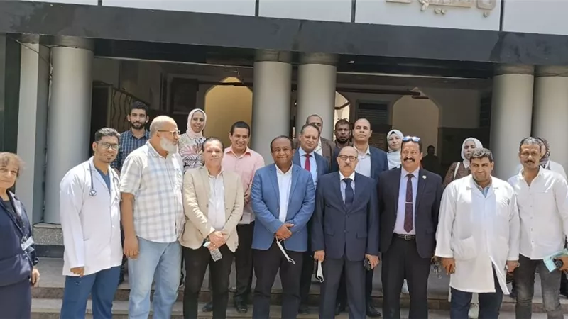 وكيل وزارة الصحة بأسيوط يستقبل رئيس قطاع الطب العلاجي بالوزارة