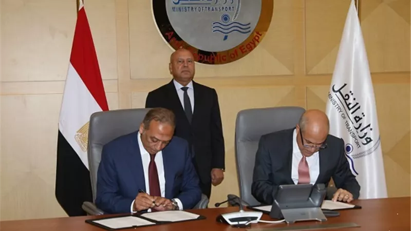 وزير النقل يشهد توقيع عقد تمويل الميناء الجاف بالعاشر من رمضان