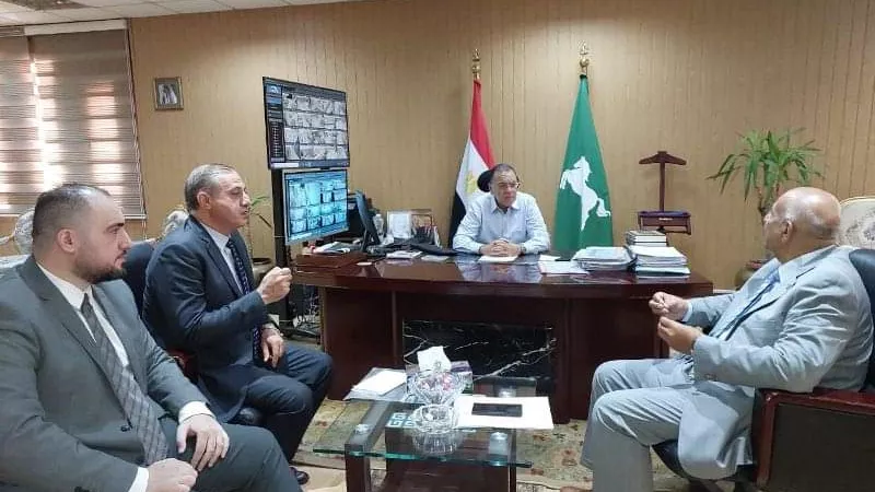 محافظ الشرقية يلتقي بنقيبي الأطباء والأسنان