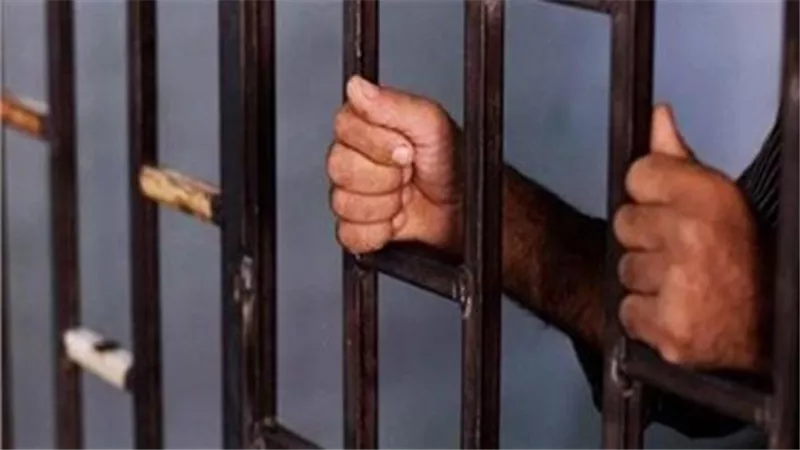 الداخلية تضبط وتلاحق المحكوم عليهم الهاربين في المحافظات