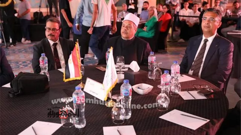 رئيس المعاهد الأزهريةيشارك باحتفالية البريد لتكريم أوائل الثانوية