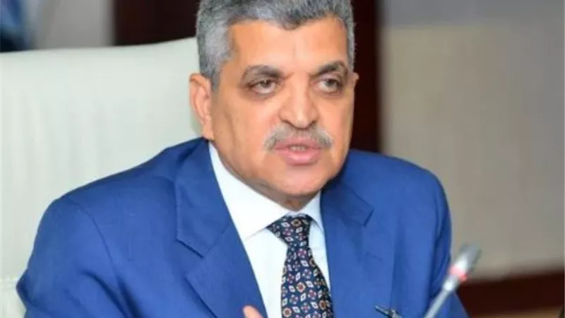 الفريق ربيع:تعاملنا بشكل فورى مع أعطال ناقلتين خلال عبورهما للقنا
