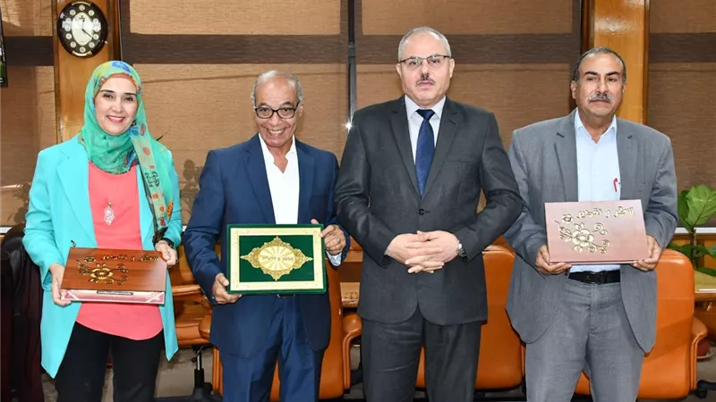 تكريم الفائزين بجوائز جامعة قناة السويس