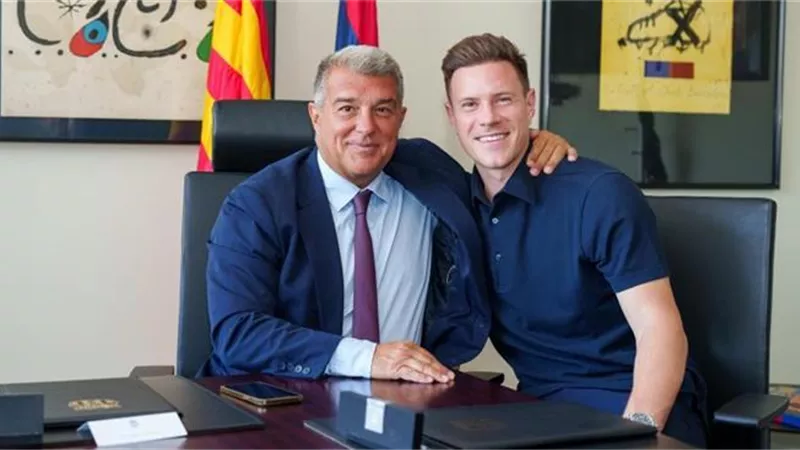 برشلونة يعلن رسميا تجديد عقد تير شتيجن بشرط جزائي نصف مليار يورو