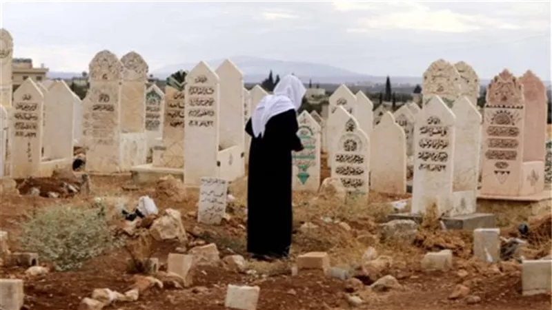 حكم زيارة المقابر يوم الجمعة..المفتي يجيب