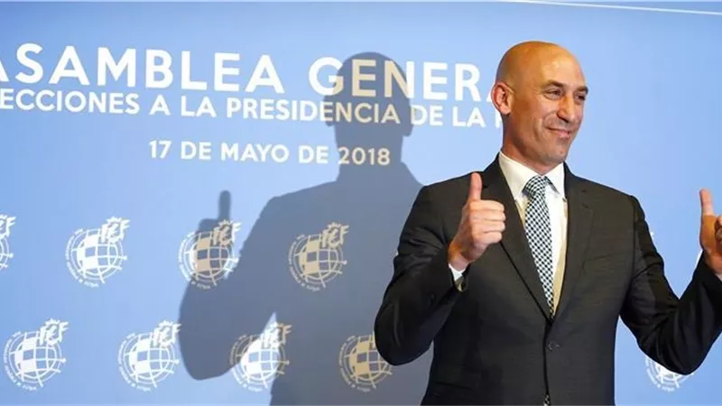 لاعبو إسبانيا يهاجمون روبياليس بعد فضيحة كأس العالم للسيدات