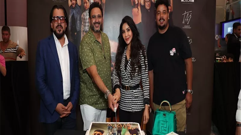 أكرم حسني يحتفل بالعرض الخاص لفيلمه 