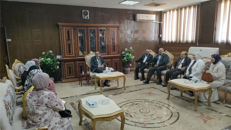 محافظ شمال سيناء يستقبل أعضاء جمعية روافد الخير لرعاية المسنين