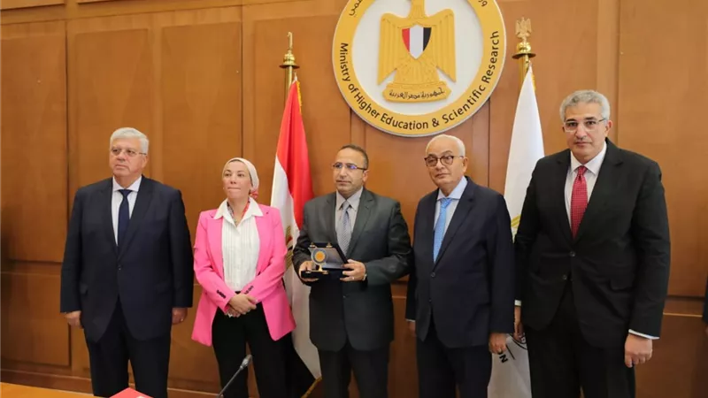 فؤاد:تشارك في تكريم الجامعات الفائزة بلقب أفضل جامعة صديقة للبيئة