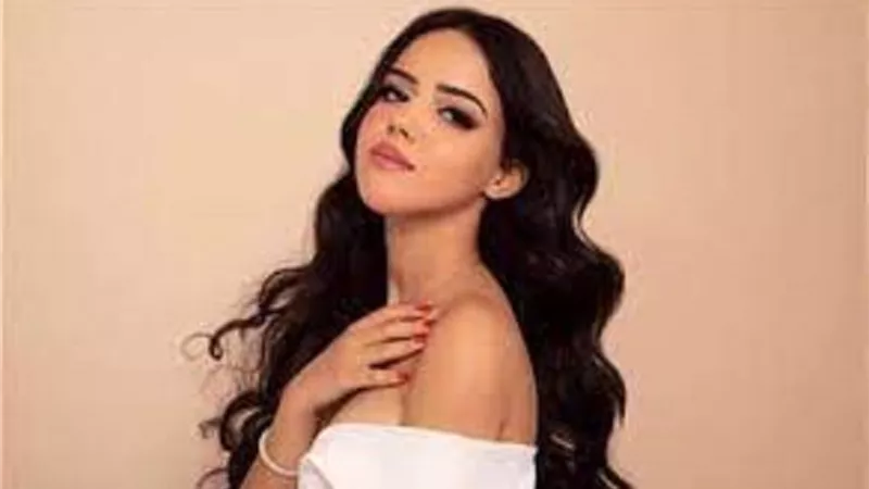 نجمة ذا فويس تدخل القفص الذهبى .. صور