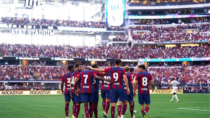 تشافي يعلن قائمة برشلونة لمباراة فياريال في الدوري الإسباني