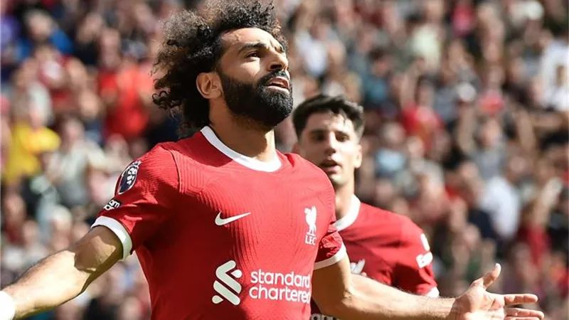 محمد صلاح يبلغ ليفربول برغبته في الرحيل إلى اتحاد جدة