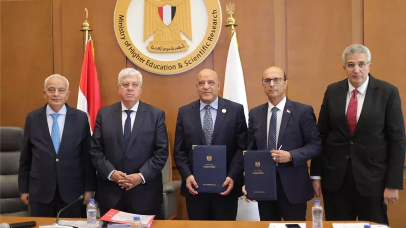 الدكتور المنشاوي يوقع بروتوكول تعاون مع جامعة أسوان