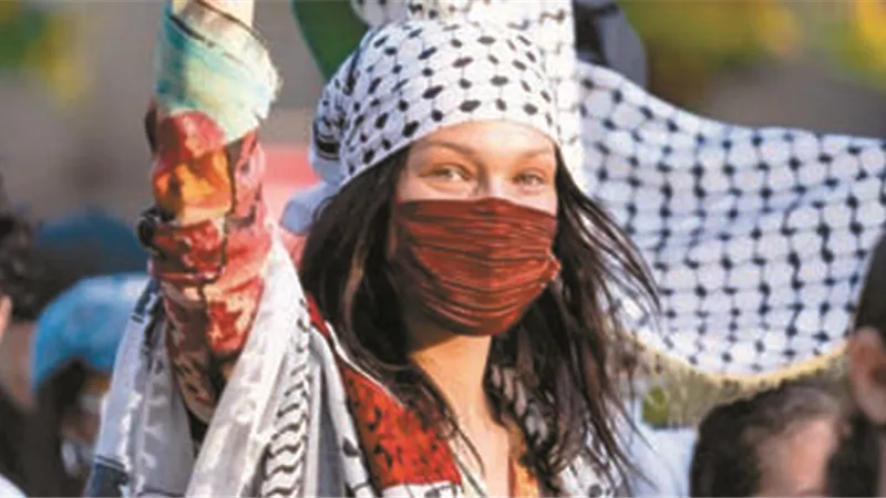 بيلا حديد.. تقصف الجبهات من جديد