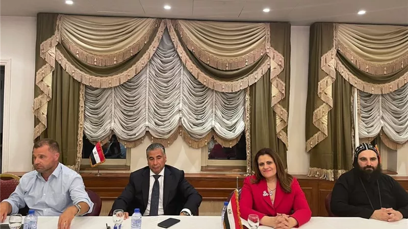 وزيرة الهجرة تلقي أبناء الجالية المصرية العاملة والمقيمة في قبرص