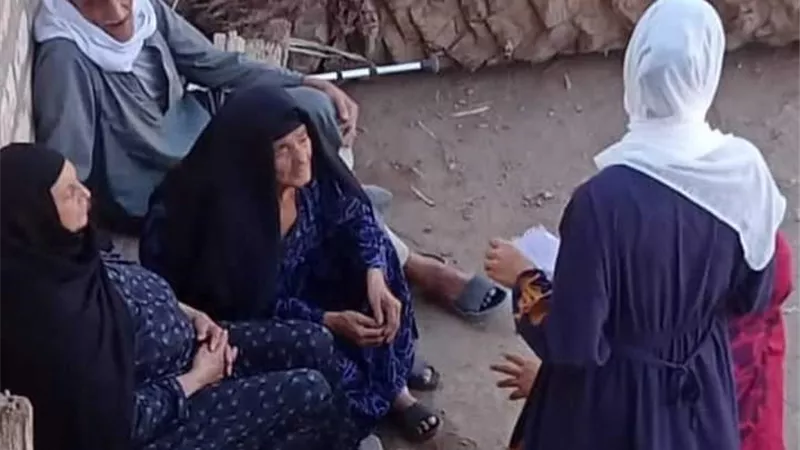 «القومي للمرأة» يواصل حملات طَرْق الأبواب فى ٥ مراكز بالمنيا