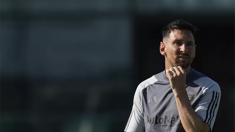 جماهير باريس سان جيرمان تسيء لميسي في ميامي