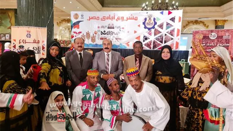 وزيرا التنمية المحلية والتضامن الاجتماعي يفتتحان معرض «أيادي مصر»