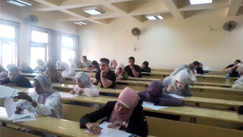 انطلاق امتحانات الفصل الدراسي الصيفي بآداب عين شمس