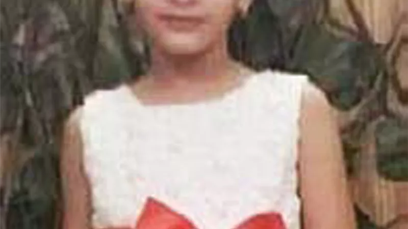 الطفلة 