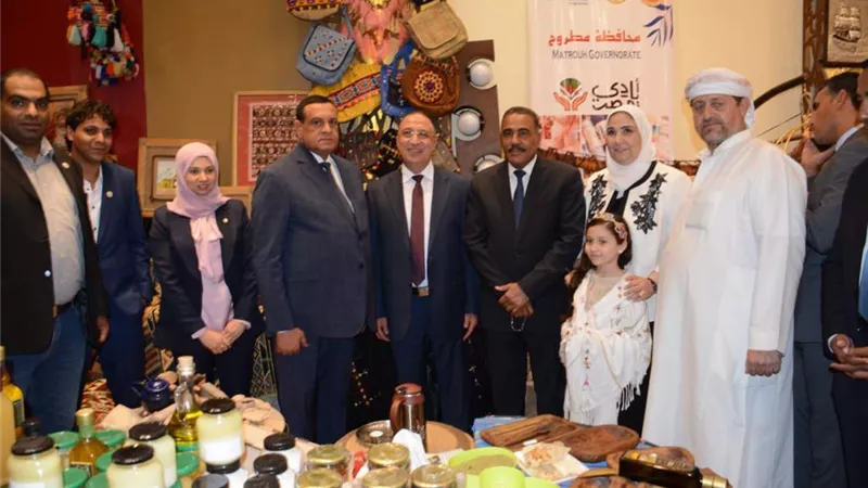 مشاركة قوية لمنتجات مطروح بمعرض ايادي مصر للحرف اليدوية