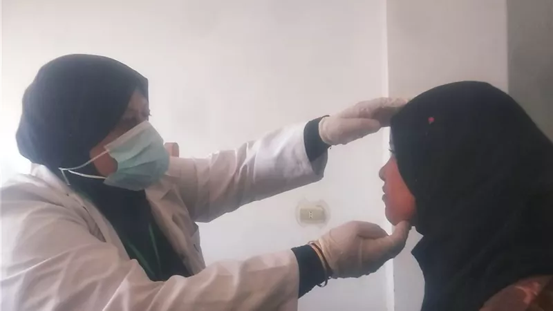 توقيع الكشف الطبى على 1853 مريضا بقرية الحاجر ببنى سويف