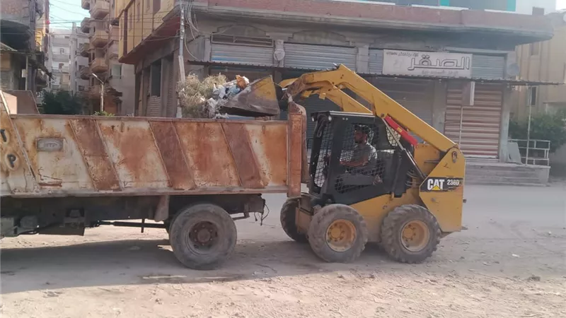 حملات نظافة وزراعة الأشجار واستمرار أعمال التطوير فى كفر الشيخ