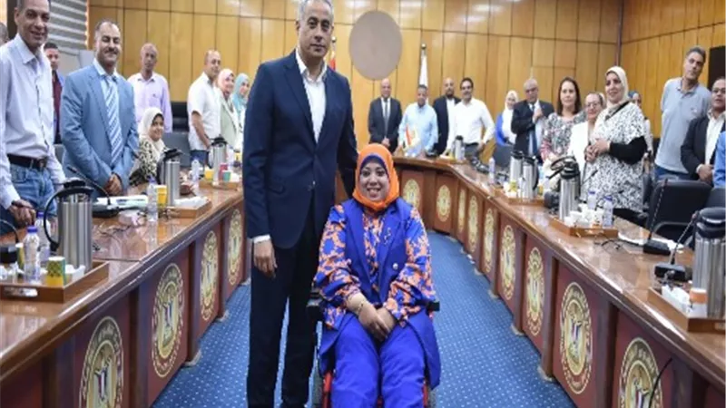 وزير العمل يؤكد على ترسيخ مبادئ الحقوق والحريات النقابية