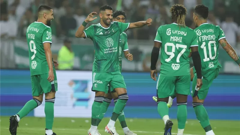 فيرمينو يقود تشكيل الأهلي المتوقع لمواجهة الطائي