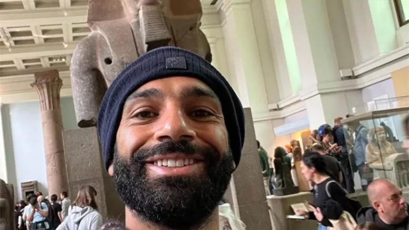 شاهد.. محمد صلاح يزور متحف الحضارة الفرعونية فى لندن