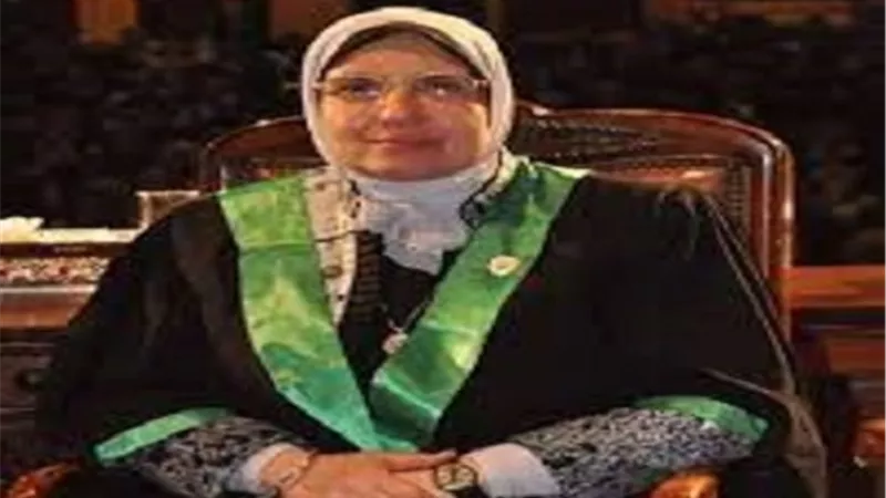 حنان علي قائماً بأعمال عمادة كلية الاقتصاد والعلوم السياسية القاهرة