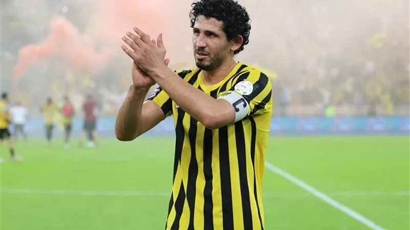 اتحاد جدة يستهدف مدافع ريال بيتيس لتعويض حجازي