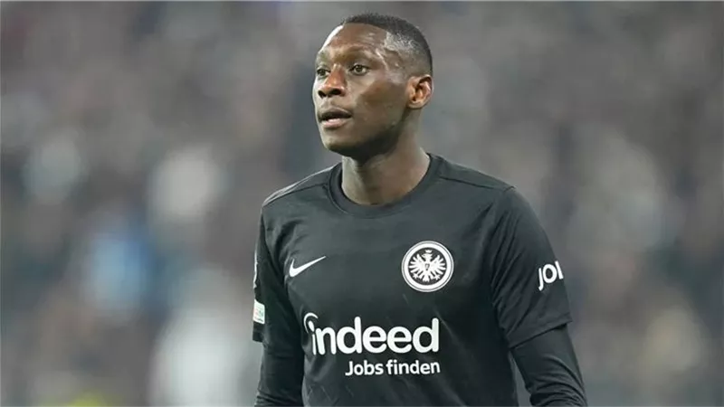 مواني يتمرد على فرانكفورت بسبب سان جيرمان.. والنادي يرد