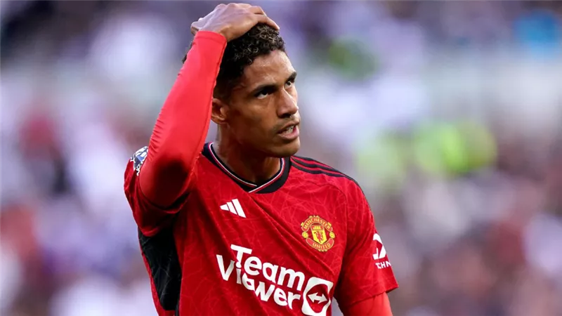 مانشستر يونايتد يعلن غياب فاران عن مواجهة أرسنال فى الدوري