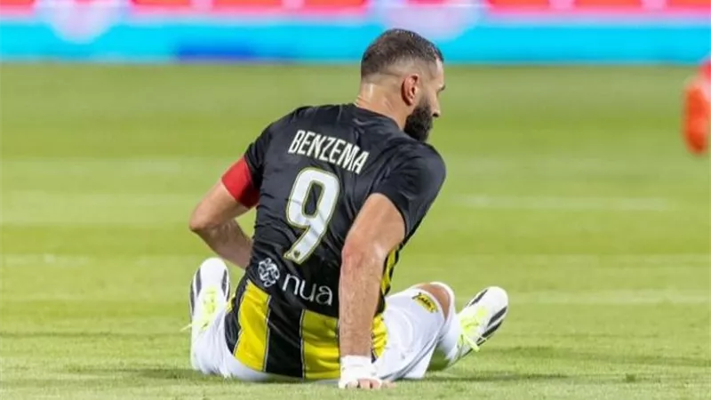 موقف بنزيما من مباراة الكلاسيكو بين إتحاد جدة والهلال السعودي