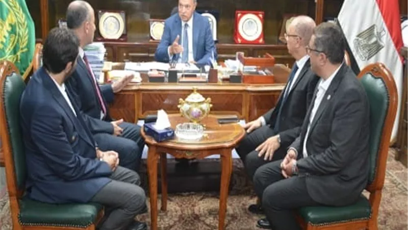 الهجان: 100مليون صحة ساهمت في توفير الرعاية الصحية للمواطنين