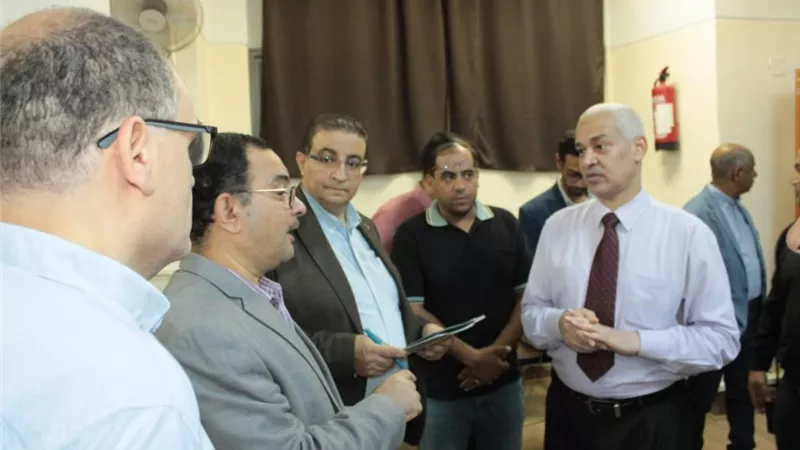 جولة تفقدية لنائب رئيس جامعة أسيوط لمعامل الحاسب الآلي