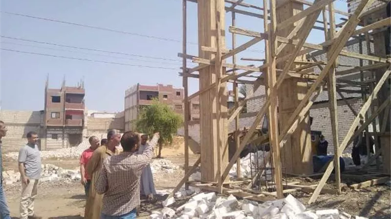 إزالة 72 حالة تعد بالبناء المخالف على الأرض الزراعية بالمنيا