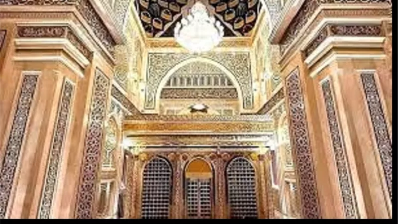 تعرف على حكم الاعلان عن حاجة الناس للمال فى المسجد