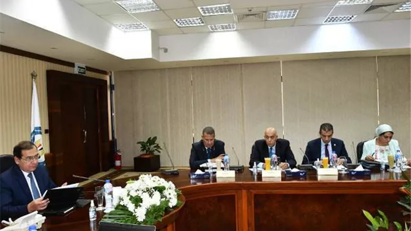 الملا يتابع تنفيذ المشروعات الجديدة بمصفاة تكرير ميدور و