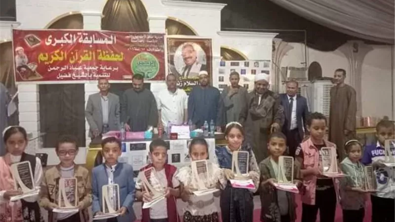 لجنة الطفل بالأقصر تناقش مخاطر المواقع الإجتماعية على الإنترنت