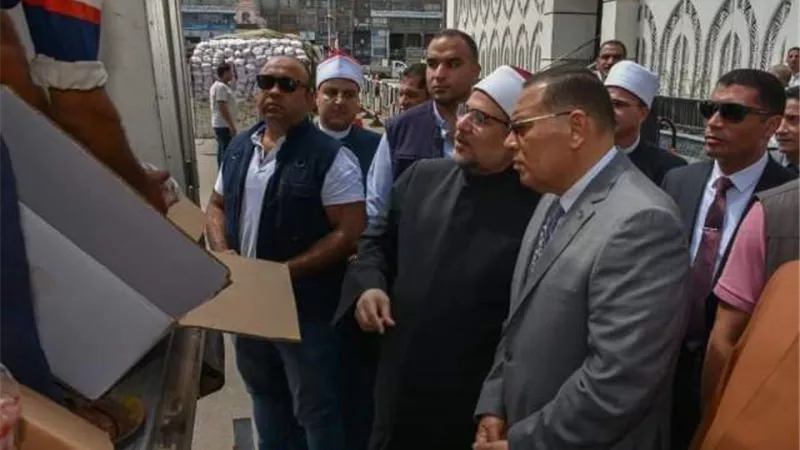 مختار وغراب يشهدان توزيع 2 طن لحوم صكوك إطعام فى الشرقية