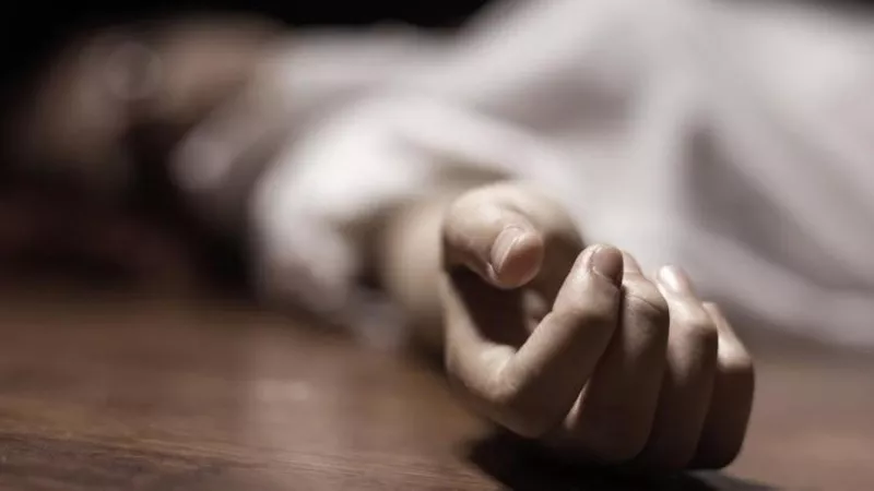 ماتت موت فجاة يوم الجمعة وهي صائمة فهل تعتق من النار