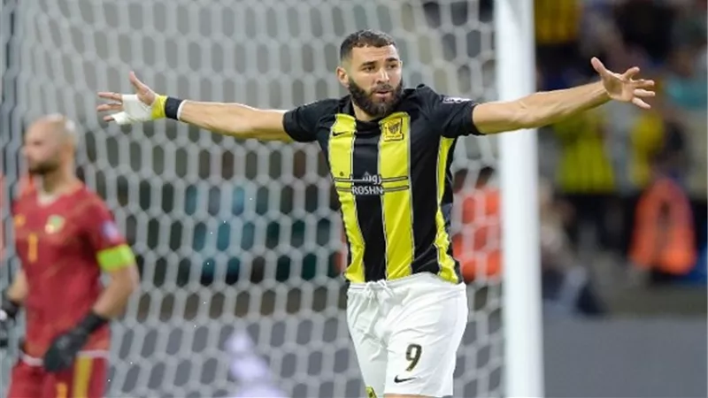 تعرف على موقف بنزيما من المشاركة امام الهلال